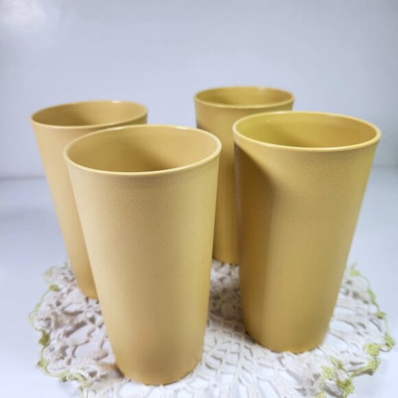 Tupperware Tall Tumblers Set of 4 Drink Glass 8 oz Juice Cups 873 Vintage - Picture 1 of 6